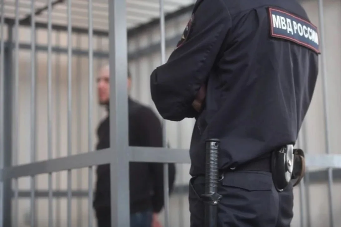 Пенсионерка из Станицы Луганской лишилась более 2 миллионов рублей после странных СМС