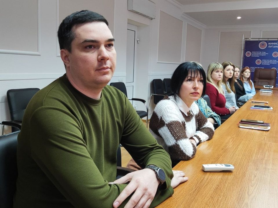 Память о подвиге: в Минтруде ЛНР прошла лекция ко Дню освобождения узников нацистских концлагерей Память о подвиге: в Минтруде ЛНР прошла лекция ко Дню освобождения узников нацистских концлагерей