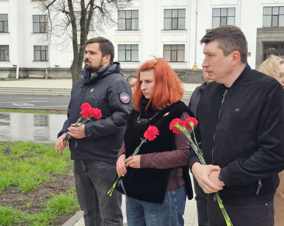 Леонид Пасечник: Сегодня мы вспоминаем тех, кто стал невинной жертвой украинской агрессии против мирного Донбасса Леонид Пасечник: Сегодня мы вспоминаем тех, кто стал невинной жертвой украинской агрессии против мирного Донбасса
