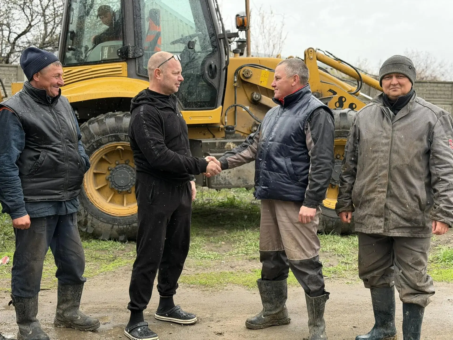 В Лисичанске продолжает работу аварийная бригада ООО «Челныводоканал»