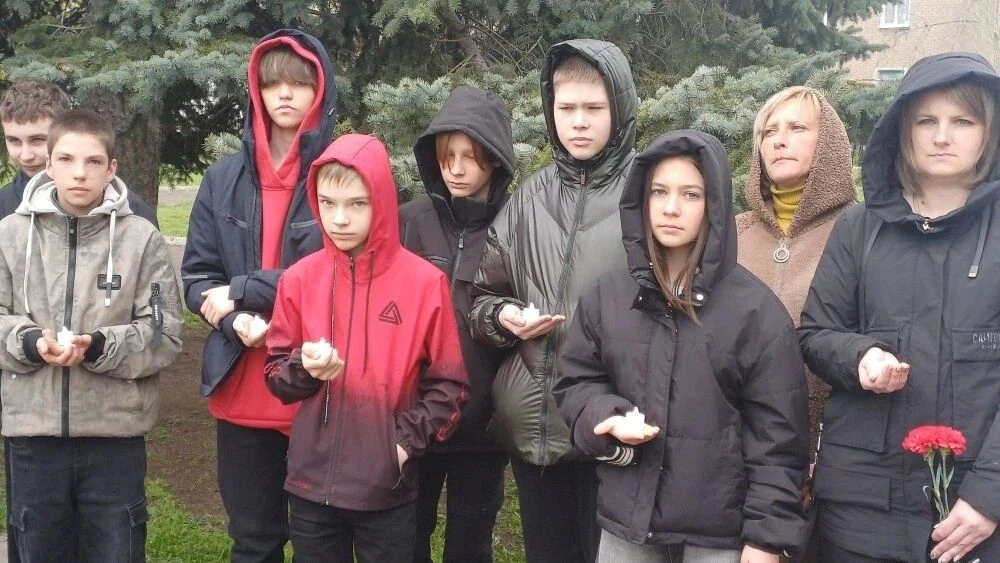 Ко Дню памяти жертв украинской агрессии в посёлке городского типа Дубовский состоялся митинг «Не забудем! Не простим!» Ко Дню памяти жертв украинской агрессии в посёлке городского типа Дубовский состоялся митинг «Не забудем! Не простим!»