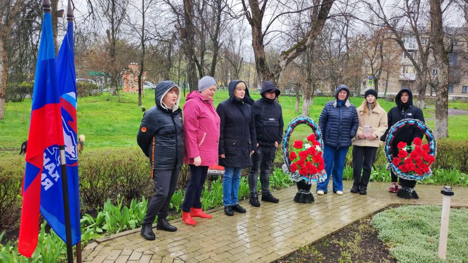 В городе Молодогвардейске почтили память жертв украинской агрессии В городе Молодогвардейске почтили память жертв украинской агрессии