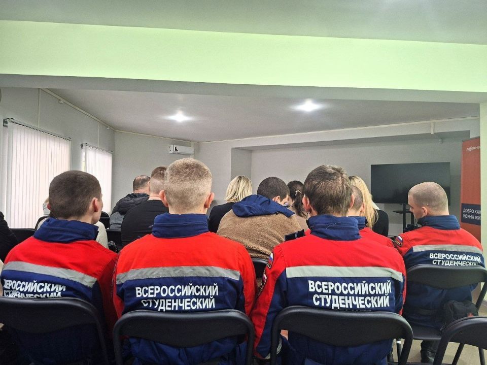 К «Зарнице 2.0» готовы!. Сегодня добровольцы ССО «Молодогвардеец» ЛугРО ВСКС, студенты Краснодонского факультета инженерии и менеджмента (филиал) ЛГУ им. В. Даля, а также старший преподаватель кафедры государственного... К «Зарнице 2.0» готовы!. Сегодня добровольцы ССО «Молодогвардеец» ЛугРО ВСКС, студенты Краснодонского факультета инженерии и менеджмента (филиал) ЛГУ им. В. Даля, а также старший преподаватель кафедры государственного...