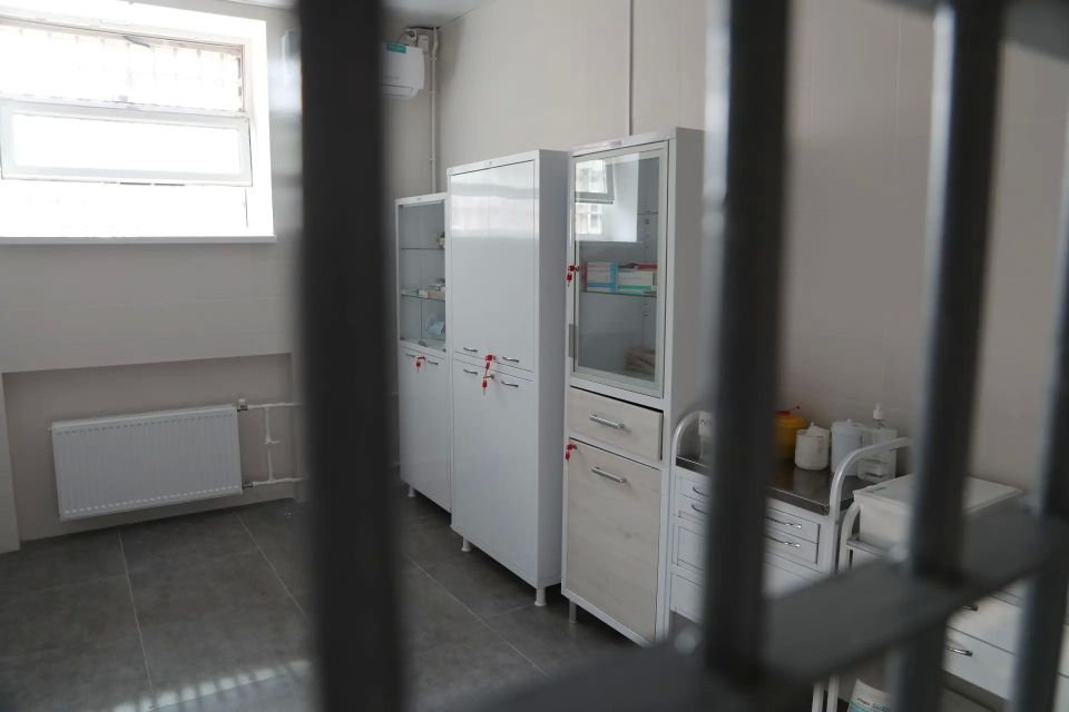 Сегодня поздравления принимают работники медицинских служб уголовно-исполнительной системы Российской Федерации Сегодня поздравления принимают работники медицинских служб уголовно-исполнительной системы Российской Федерации