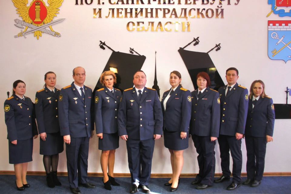 Сегодня мы поздравляем работников медицинских служб уголовно-исполнительной системы Российской Федерации Сегодня мы поздравляем работников медицинских служб уголовно-исполнительной системы Российской Федерации