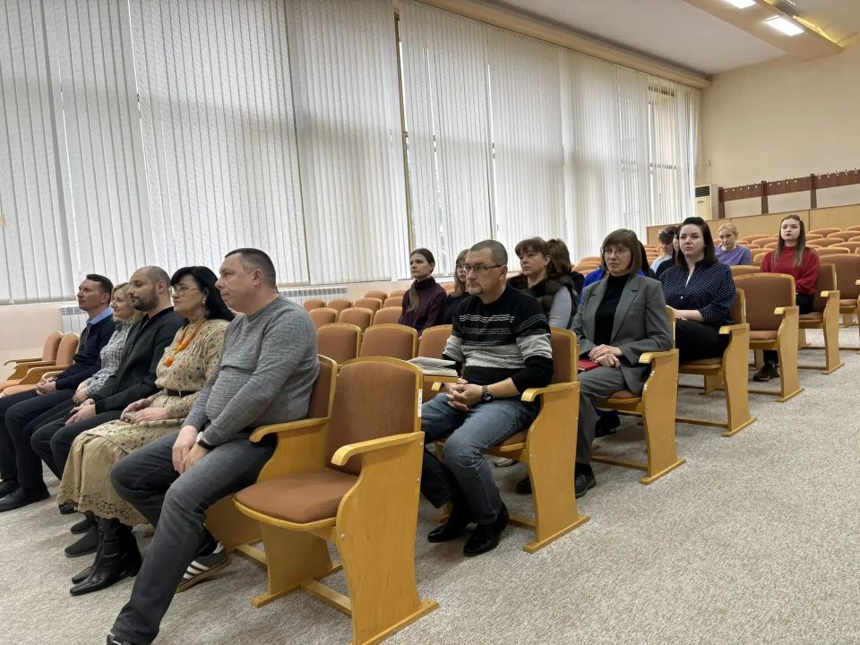 14 апреля 2026 года в зале заседаний Администрации городского округа город Алчевск собрались представители общественности, депутаты Совета, работники администрации и неравнодушные жители для участия в публичных слушаниях по... 14 апреля 2026 года в зале заседаний Администрации городского округа город Алчевск собрались представители общественности, депутаты Совета, работники администрации и неравнодушные жители для участия в публичных слушаниях по...