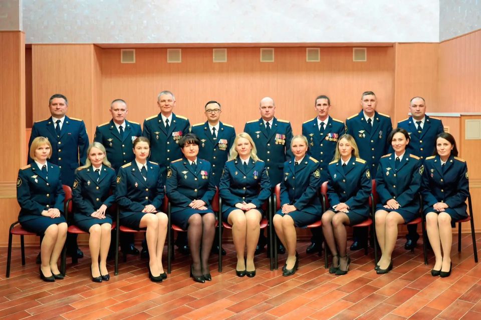Сегодня мы поздравляем работников медицинских служб уголовно-исполнительной системы Российской Федерации Сегодня мы поздравляем работников медицинских служб уголовно-исполнительной системы Российской Федерации