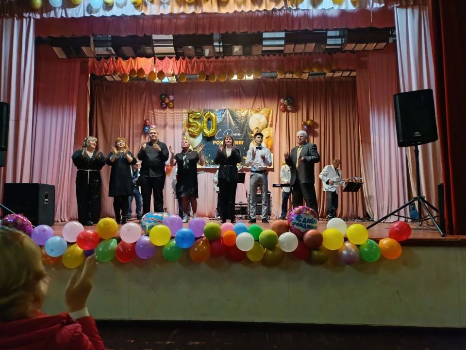 Юрьевский городской дом культуры отметил 50-летний юбилей праздничным вечером «Юбилей собирает друзей» Юрьевский городской дом культуры отметил 50-летний юбилей праздничным вечером «Юбилей собирает друзей»