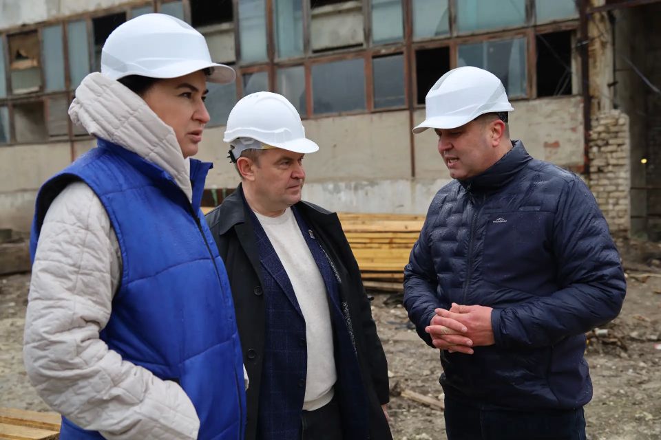 По народной программе в Луганске ремонтируют канализационную насосную станцию №15 По народной программе в Луганске ремонтируют канализационную насосную станцию №15