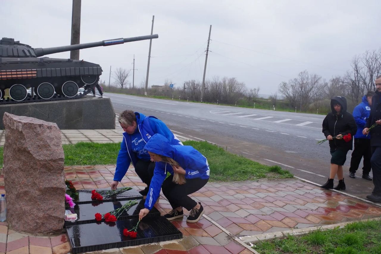 Сергей Крамаренко: Сегодня принял участие в мероприятии, посвященном памяти мирных жителей, погибших в результате украинской агрессии Сергей Крамаренко: Сегодня принял участие в мероприятии, посвященном памяти мирных жителей, погибших в результате украинской агрессии