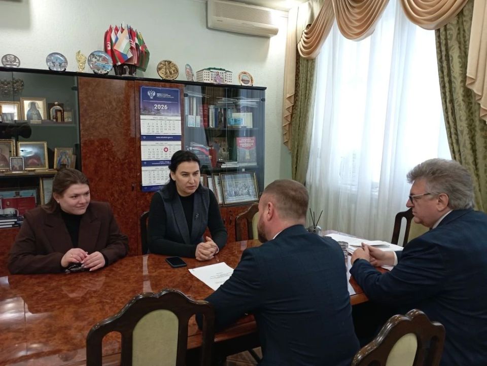 Глава города встретилась с руководством Луганского медуниверситета Глава города встретилась с руководством Луганского медуниверситета