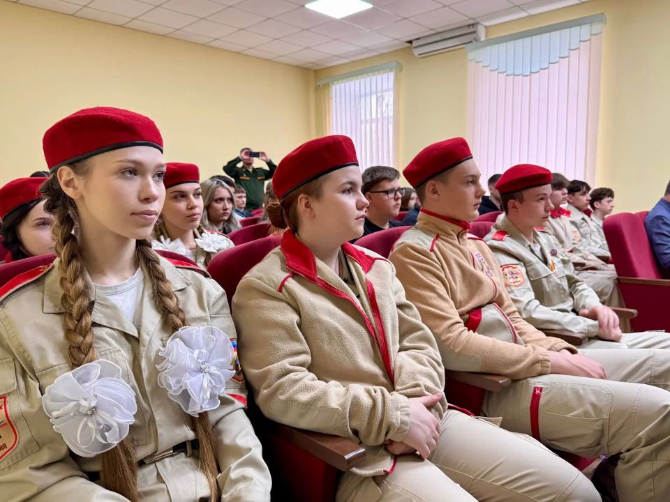 В Меловском муниципальном округе прошел День призывника В Меловском муниципальном округе прошел День призывника