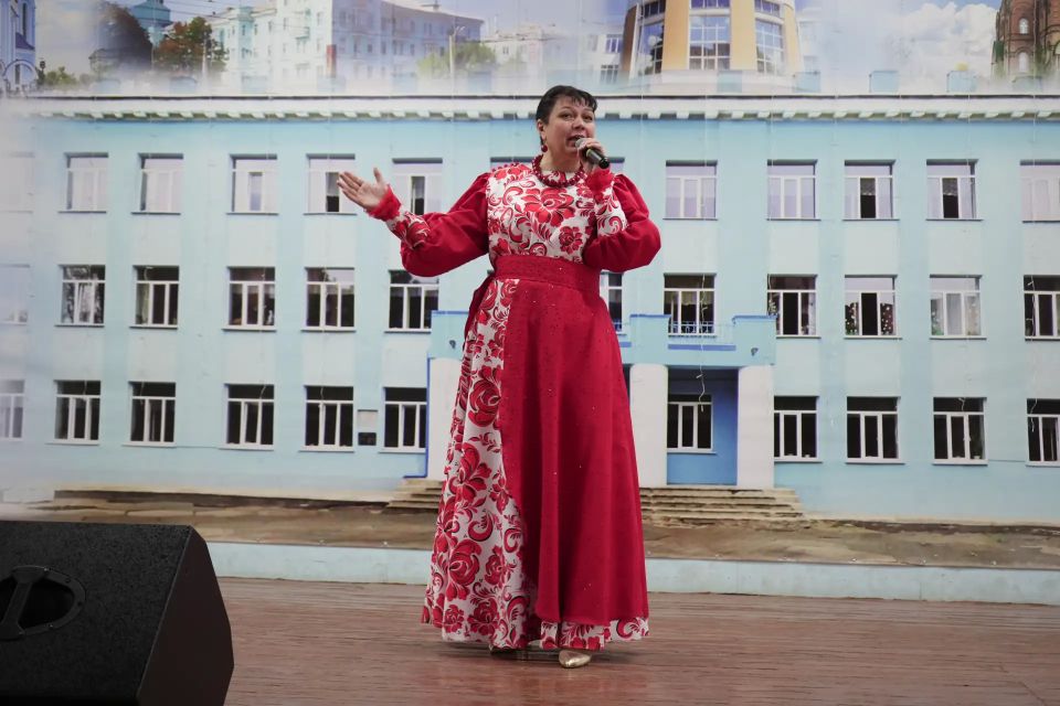 «Вместе весело поём»: артисты филармонии подарили праздник ученикам 26-й школы «Вместе весело поём»: артисты филармонии подарили праздник ученикам 26-й школы