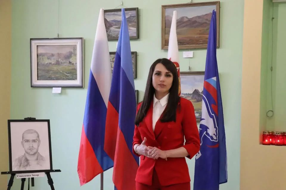 В Северодонецкой галерее искусств открылась выставка графических портретов «СВОИ ГЕРОИ» В Северодонецкой галерее искусств открылась выставка графических портретов «СВОИ ГЕРОИ»