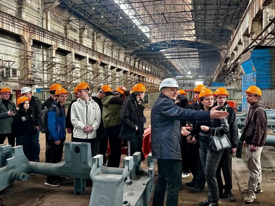 «Выбирай свое»: Студенты побывали на производстве «Лугамаш» «Выбирай свое»: Студенты побывали на производстве «Лугамаш»