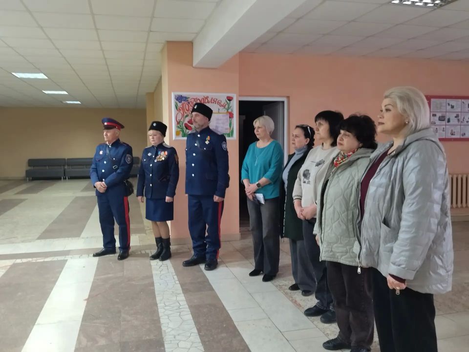 В Суходольске состоялся патриотический митинг, посвященный Русской весне В Суходольске состоялся патриотический митинг, посвященный Русской весне