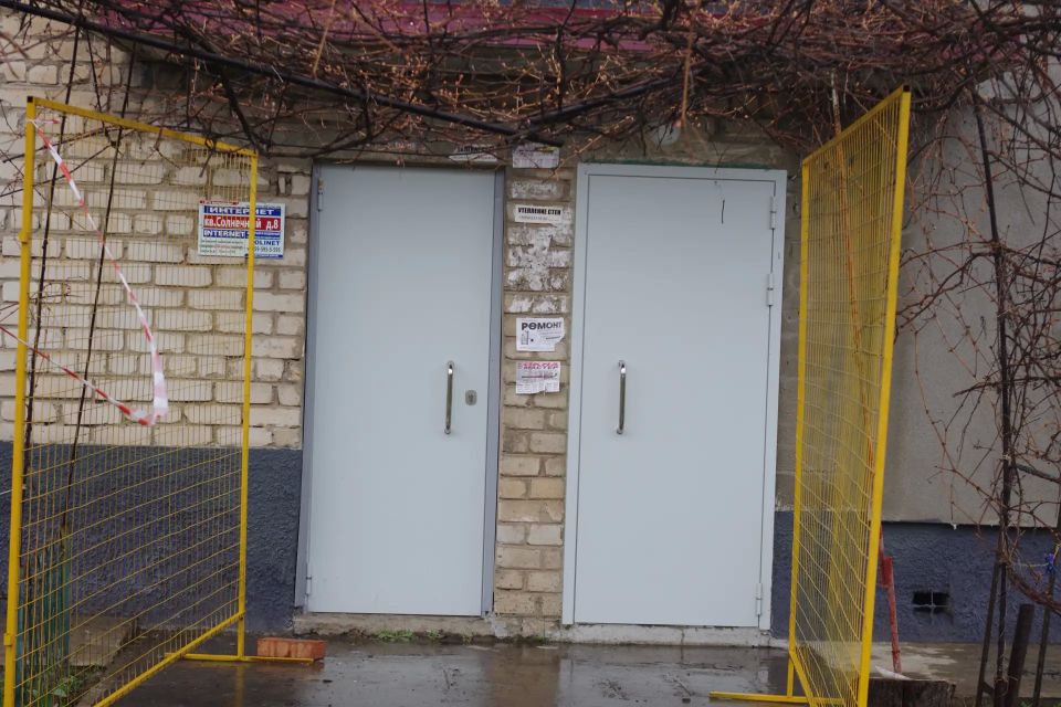 Глава Славяносербского муниципального округа, член политсовета местного отделения партии «Единая Россия» Сергей Крамаренко и секретарь Славяносербского местного отделения партии «Единая Россия», депутат Народного Совета ЛНР... Глава Славяносербского муниципального округа, член политсовета местного отделения партии «Единая Россия» Сергей Крамаренко и секретарь Славяносербского местного отделения партии «Единая Россия», депутат Народного Совета ЛНР...