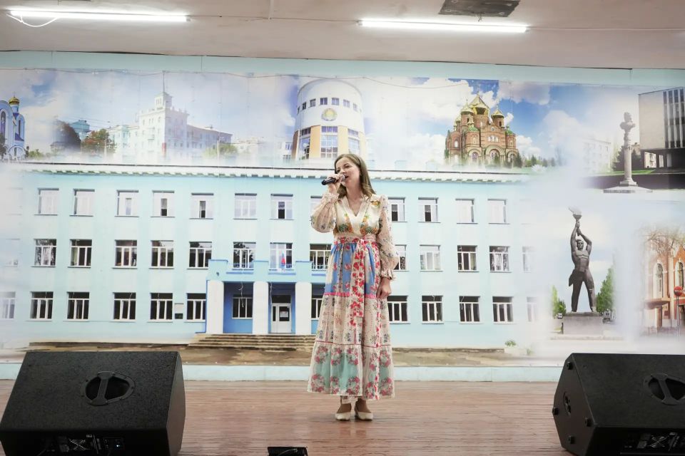 «Вместе весело поём»: артисты филармонии подарили праздник ученикам 26-й школы «Вместе весело поём»: артисты филармонии подарили праздник ученикам 26-й школы