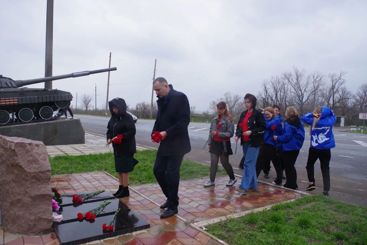 Сергей Крамаренко: Сегодня принял участие в мероприятии, посвященном памяти мирных жителей, погибших в результате украинской агрессии Сергей Крамаренко: Сегодня принял участие в мероприятии, посвященном памяти мирных жителей, погибших в результате украинской агрессии