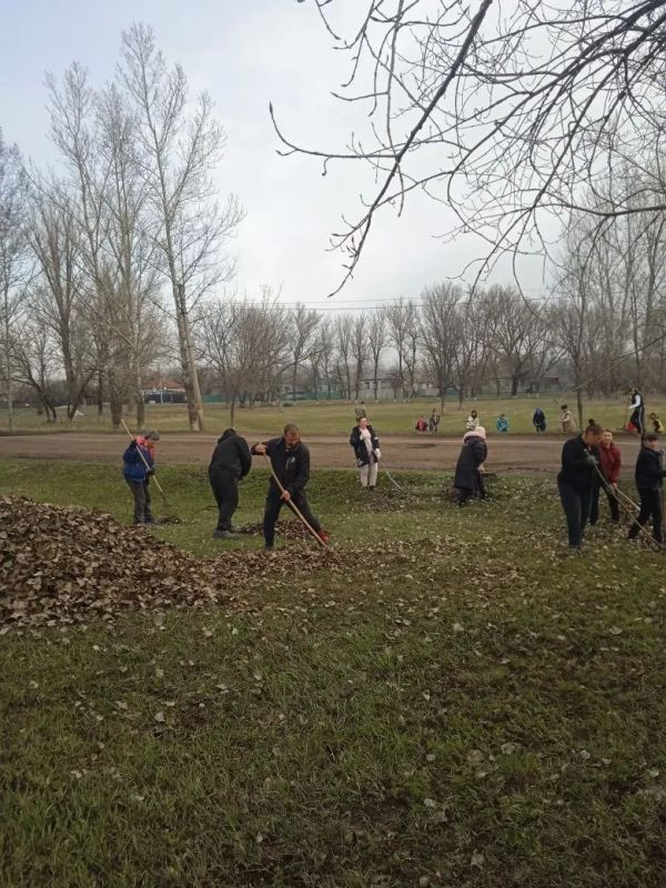 Весна — время пробуждения природы, время, когда хочется видеть вокруг чистоту и порядок Весна — время пробуждения природы, время, когда хочется видеть вокруг чистоту и порядок
