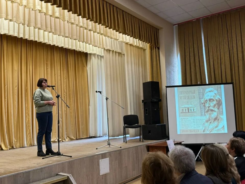 «Люби язык, как Даль его любил»: в Старобельске прошла поэтическая акция к 225-летию Владимира Даля «Люби язык, как Даль его любил»: в Старобельске прошла поэтическая акция к 225-летию Владимира Даля