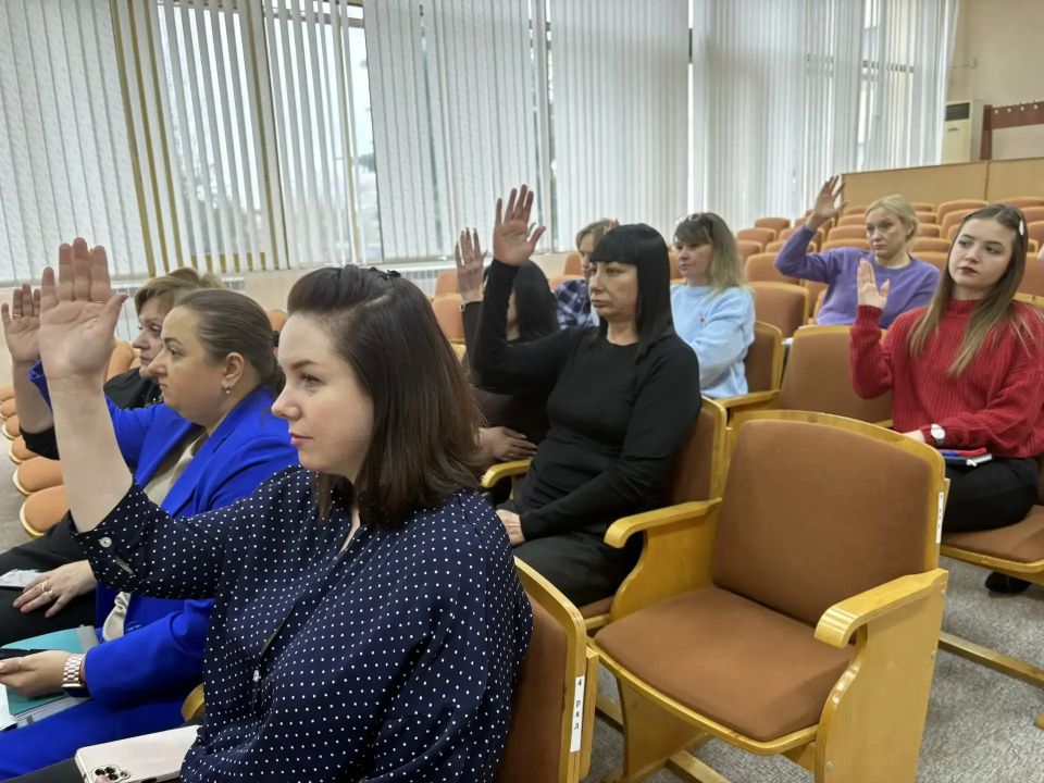 14 апреля 2026 года в зале заседаний Администрации городского округа город Алчевск собрались представители общественности, депутаты Совета, работники администрации и неравнодушные жители для участия в публичных слушаниях по... 14 апреля 2026 года в зале заседаний Администрации городского округа город Алчевск собрались представители общественности, депутаты Совета, работники администрации и неравнодушные жители для участия в публичных слушаниях по...