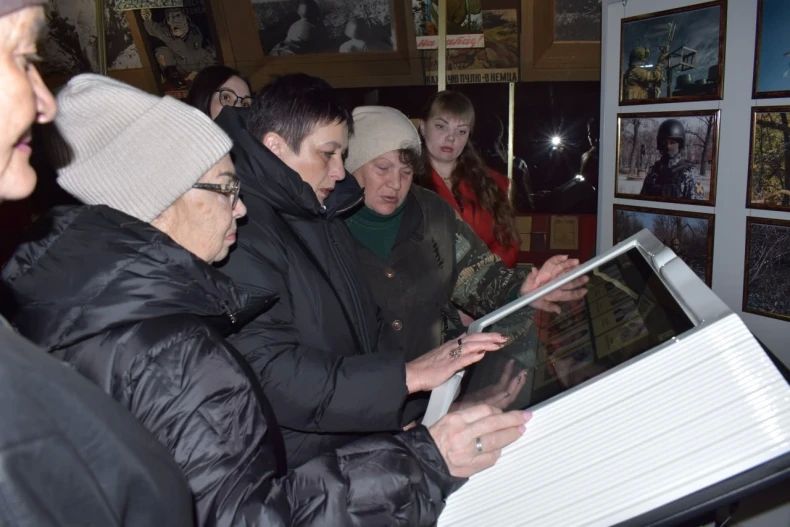 Встреча-беседа «День памяти жертв украинской агрессии за свободу Донбасса» состоялась в Свердловском краеведческом музее Встреча-беседа «День памяти жертв украинской агрессии за свободу Донбасса» состоялась в Свердловском краеведческом музее
