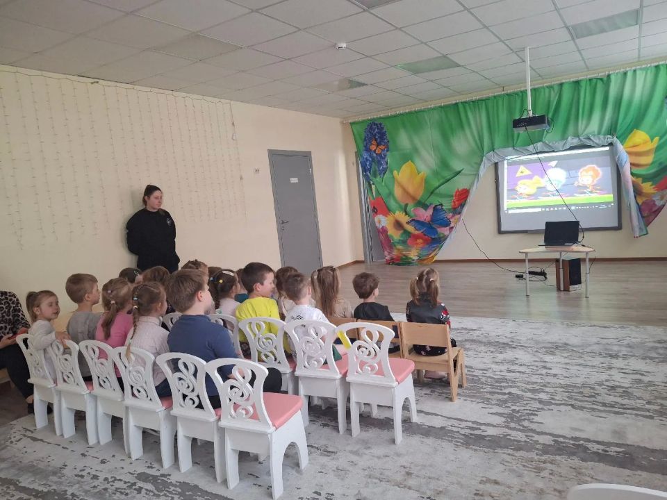 Учимся безопасности с детства! Учимся безопасности с детства!