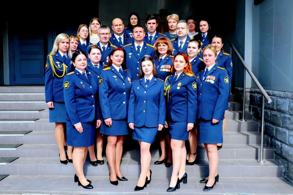 Сегодня мы поздравляем работников медицинских служб уголовно-исполнительной системы Российской Федерации Сегодня мы поздравляем работников медицинских служб уголовно-исполнительной системы Российской Федерации