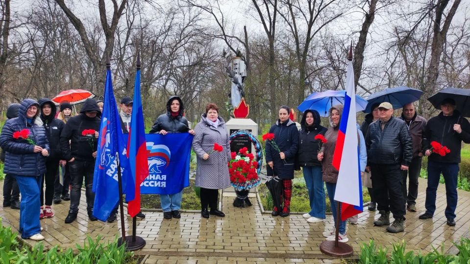 В городе Молодогвардейске почтили память жертв украинской агрессии В городе Молодогвардейске почтили память жертв украинской агрессии