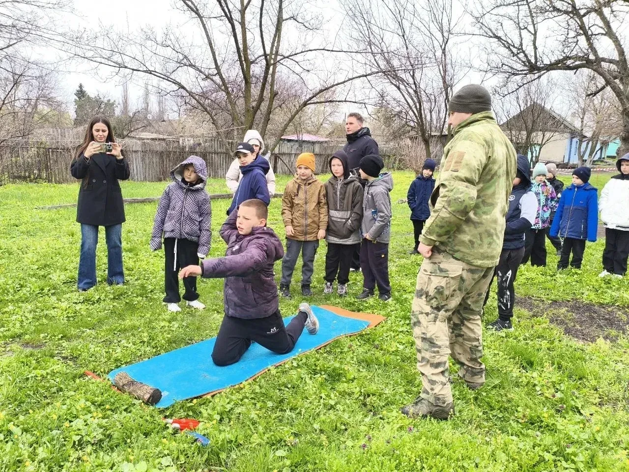 В "Ровеньковском центре детского, юношеского туризма и краеведения" стартовало открытие муниципального этапа военно-патриотической игры "Зарница 2.0", которая собрала на своей площадке самых маленьких участников В "Ровеньковском центре детского, юношеского туризма и краеведения" стартовало открытие муниципального этапа военно-патриотической игры "Зарница 2.0", которая собрала на своей площадке самых маленьких участников