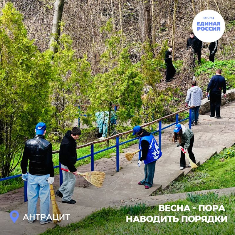 Единороссы продолжают эстафету добрых дел «Весна – пора наводить порядки» Единороссы продолжают эстафету добрых дел «Весна – пора наводить порядки»