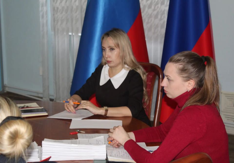 В Краснодоне состоялось заседание муниципальной комиссии по делам несовершеннолетних В Краснодоне состоялось заседание муниципальной комиссии по делам несовершеннолетних