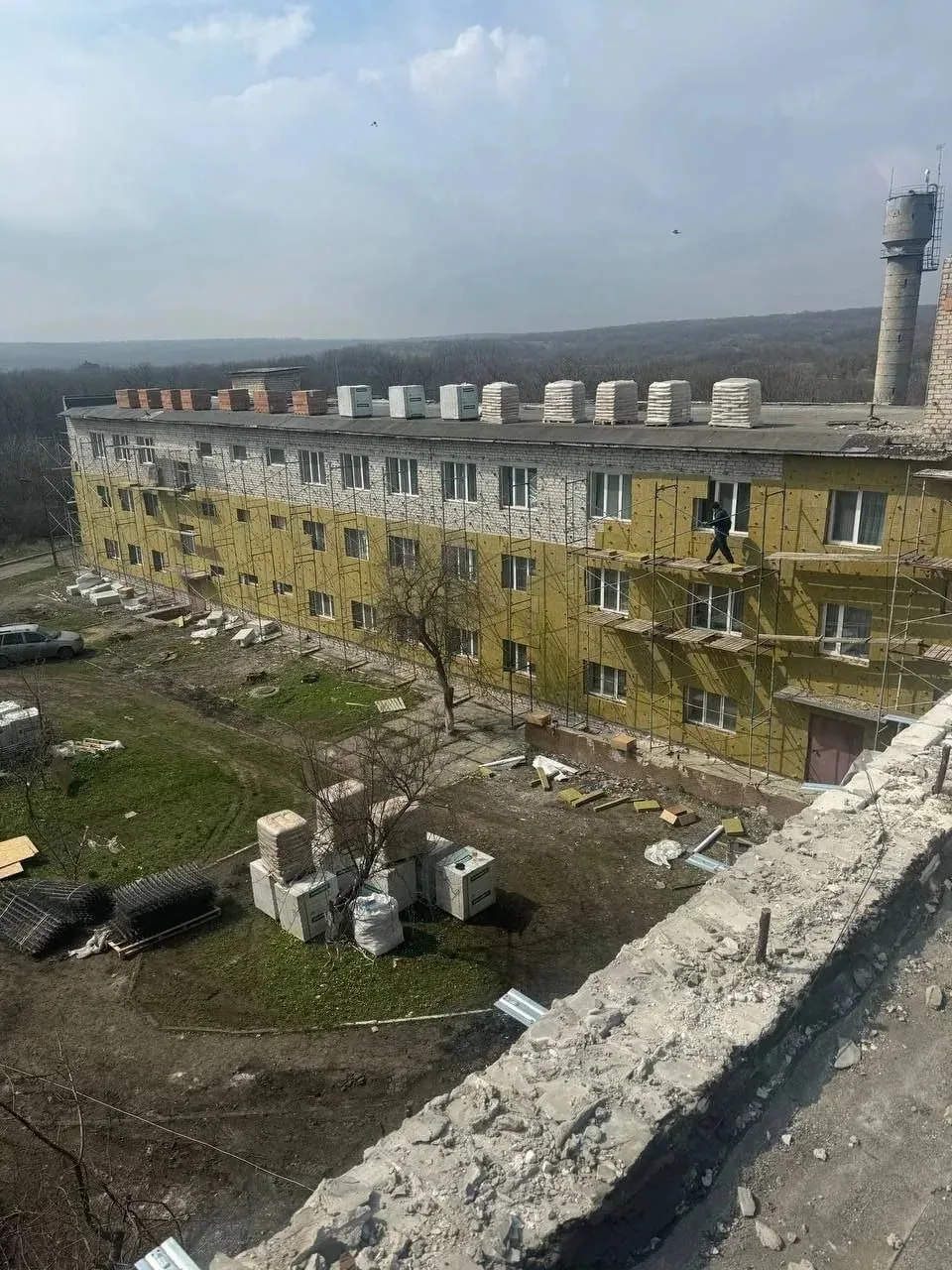 В Антрацитовском доме-интернате для пожилых людей и инвалидов продолжается капитальный ремонт