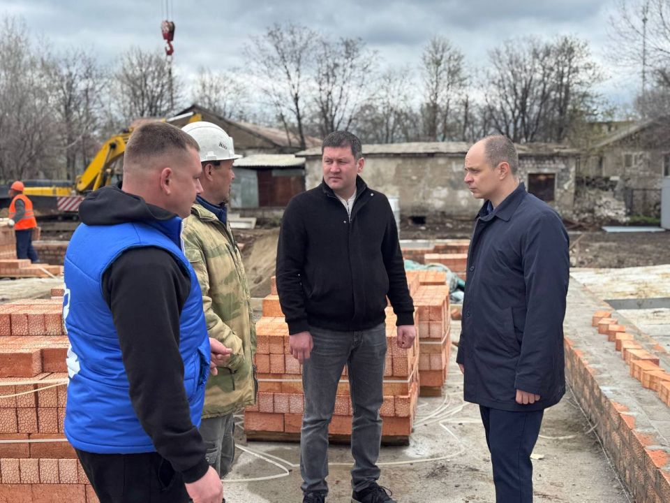 Спортзал для ДЮСШ в Красном Луче — под контролем «Единой России»! Спортзал для ДЮСШ в Красном Луче — под контролем «Единой России»!
