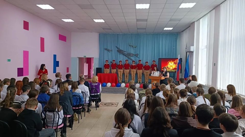 В селе Половинкино открыли Парту Героя дважды Герою СССР Виталию Попкову В селе Половинкино открыли Парту Героя дважды Герою СССР Виталию Попкову