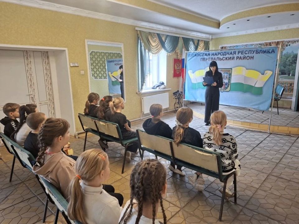 В пгт Городище прошел тематический час ко Дню жертв украинской агрессии «Не забудем! Не простим!» В пгт Городище прошел тематический час ко Дню жертв украинской агрессии «Не забудем! Не простим!»