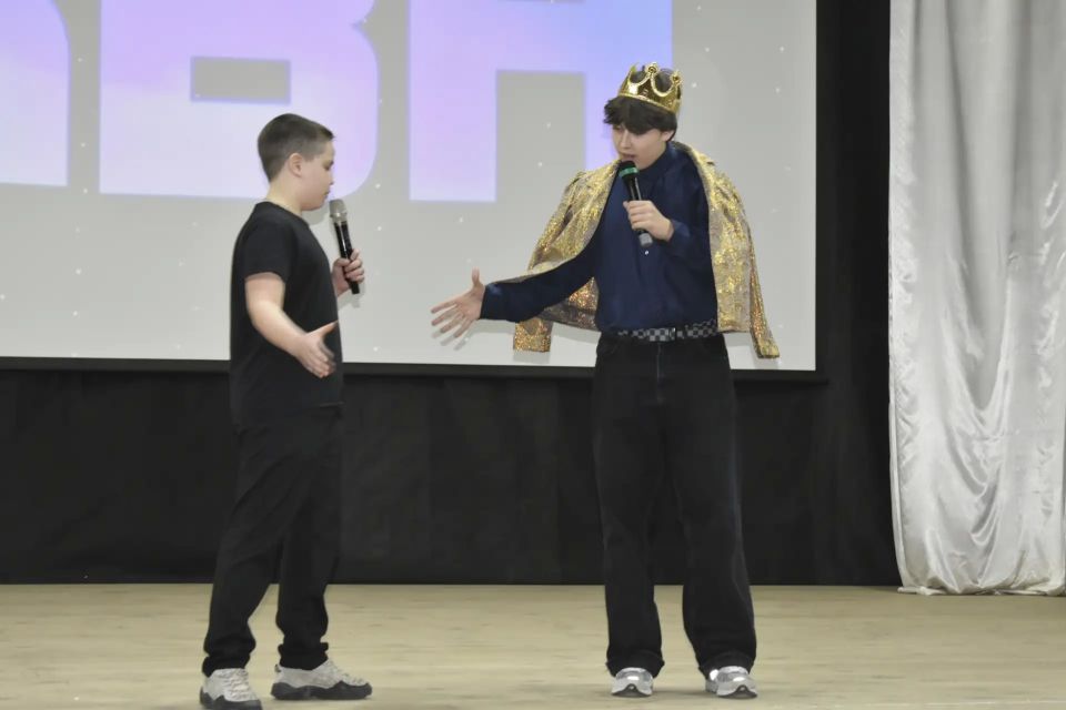 В Перевальске прошел финал Школьной лиги КВН В Перевальске прошел финал Школьной лиги КВН