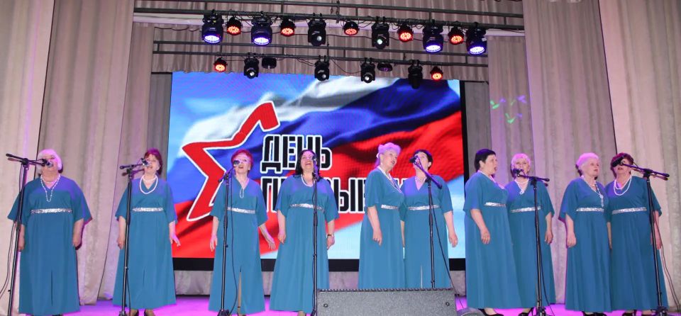 Служба Родине – дело чести: в Белокуракинском Доме культуры прошел праздничный концерт ко Дню призывника Служба Родине – дело чести: в Белокуракинском Доме культуры прошел праздничный концерт ко Дню призывника