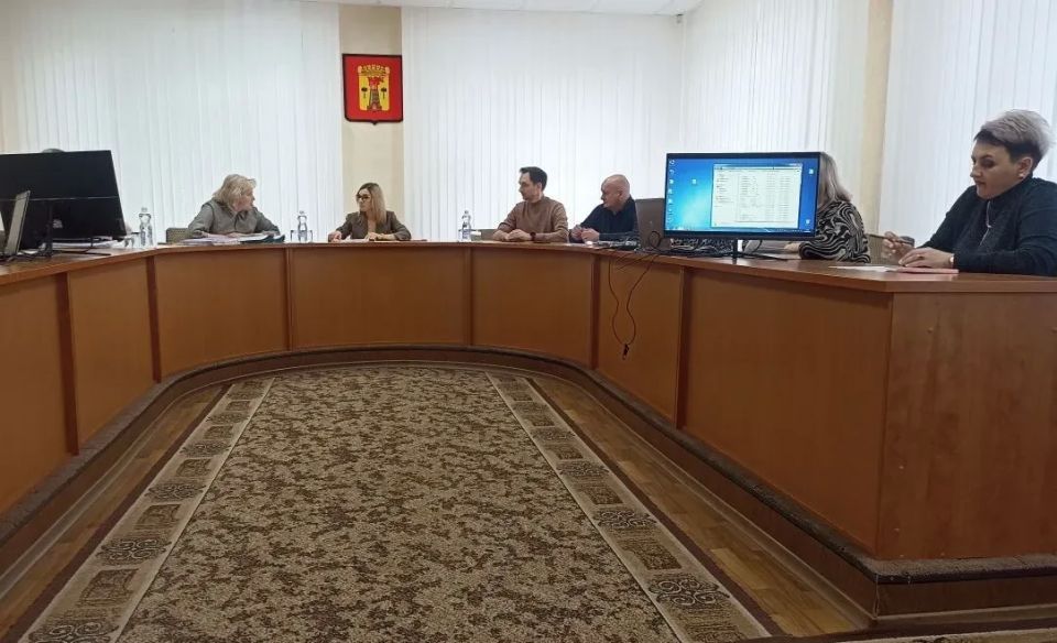 На очередном заседании административной комиссии Администрации г. Луганска рассмотрено 10 дел по составленным уполномоченными лицами административным протоколам На очередном заседании административной комиссии Администрации г. Луганска рассмотрено 10 дел по составленным уполномоченными лицами административным протоколам