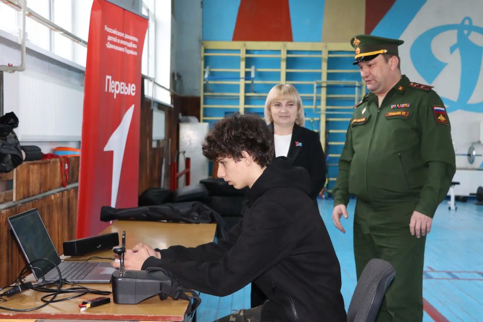 Первый день «Зарницы 2.0» в Стаханове: дроны, шифры и тактическая медицина Первый день «Зарницы 2.0» в Стаханове: дроны, шифры и тактическая медицина