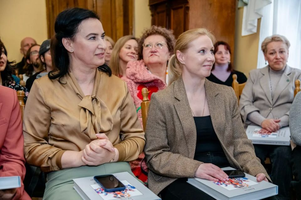 242 работы Владимира Даля в одном сборнике: в Луганске прошла презентация уникальной книги 242 работы Владимира Даля в одном сборнике: в Луганске прошла презентация уникальной книги