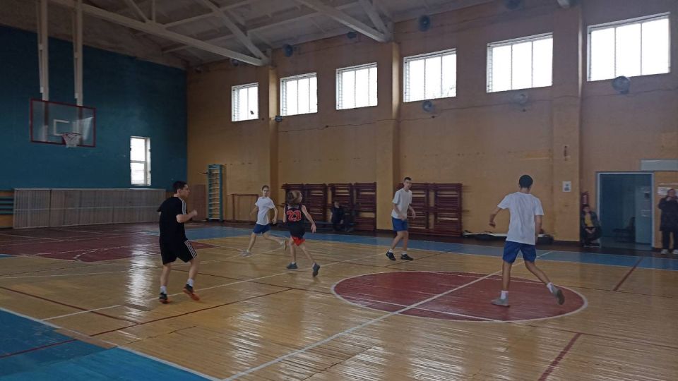 На базе спортзала «Кристалл» Петровского комплекса спортивных сооружений прошли соревнования по баскетболу, в зачёт Спартакиады 2025-2026 гг. среди учебных заведений города Петровское На базе спортзала «Кристалл» Петровского комплекса спортивных сооружений прошли соревнования по баскетболу, в зачёт Спартакиады 2025-2026 гг. среди учебных заведений города Петровское