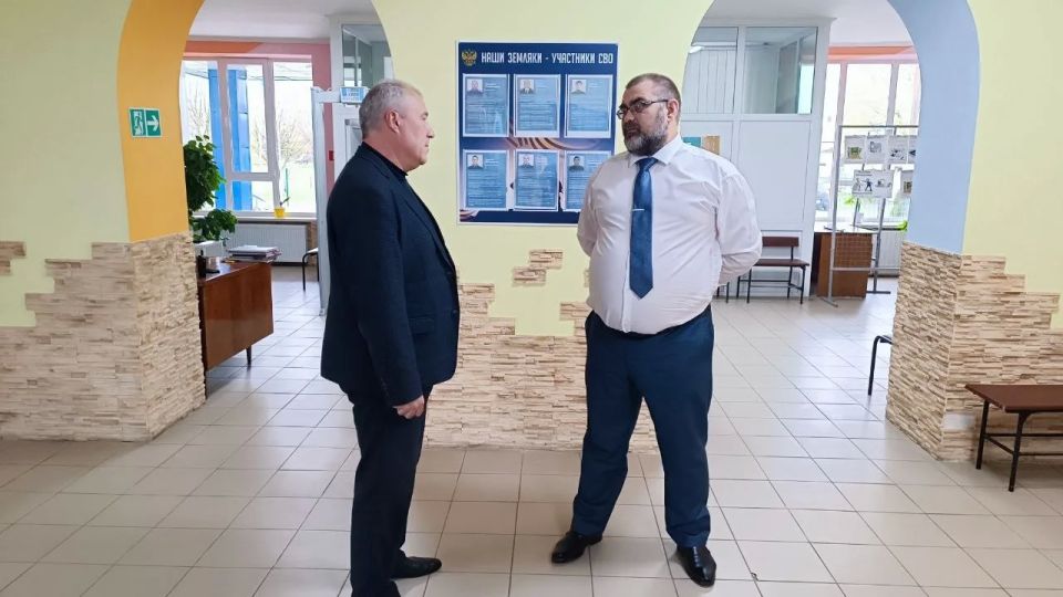 В селе Половинкино открыли Парту Героя дважды Герою СССР Виталию Попкову В селе Половинкино открыли Парту Героя дважды Герою СССР Виталию Попкову