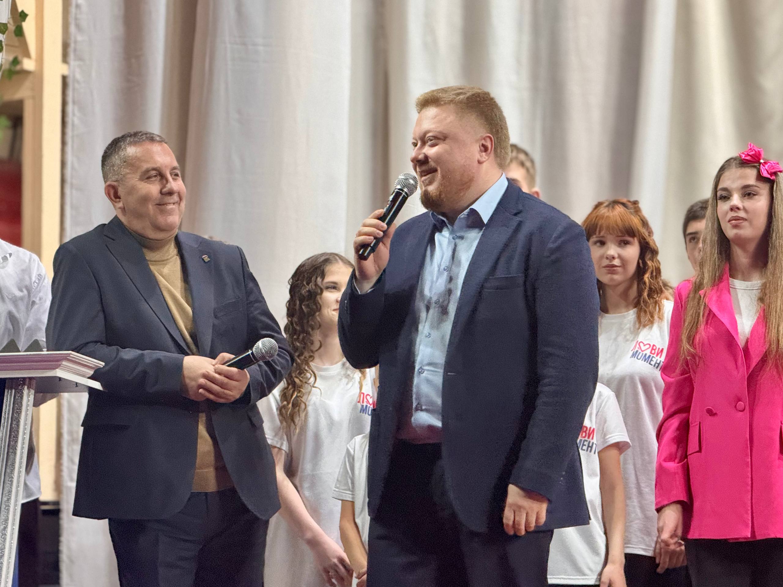 Иван Кусов: Посетил финал школьной лиги КВН в городе Перевальске Иван Кусов: Посетил финал школьной лиги КВН в городе Перевальске