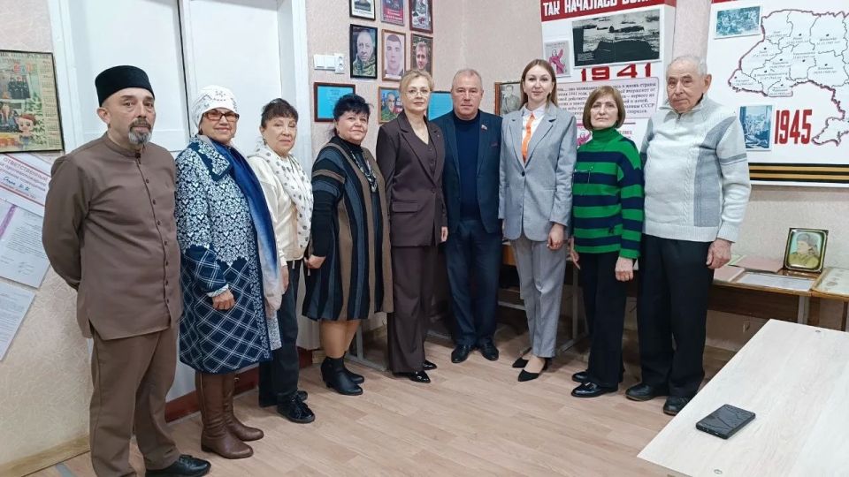 В Кировской школе №3 рассказали о жизни ее выпускника, Героя СССР Гильфана Батаршина В Кировской школе №3 рассказали о жизни ее выпускника, Героя СССР Гильфана Батаршина