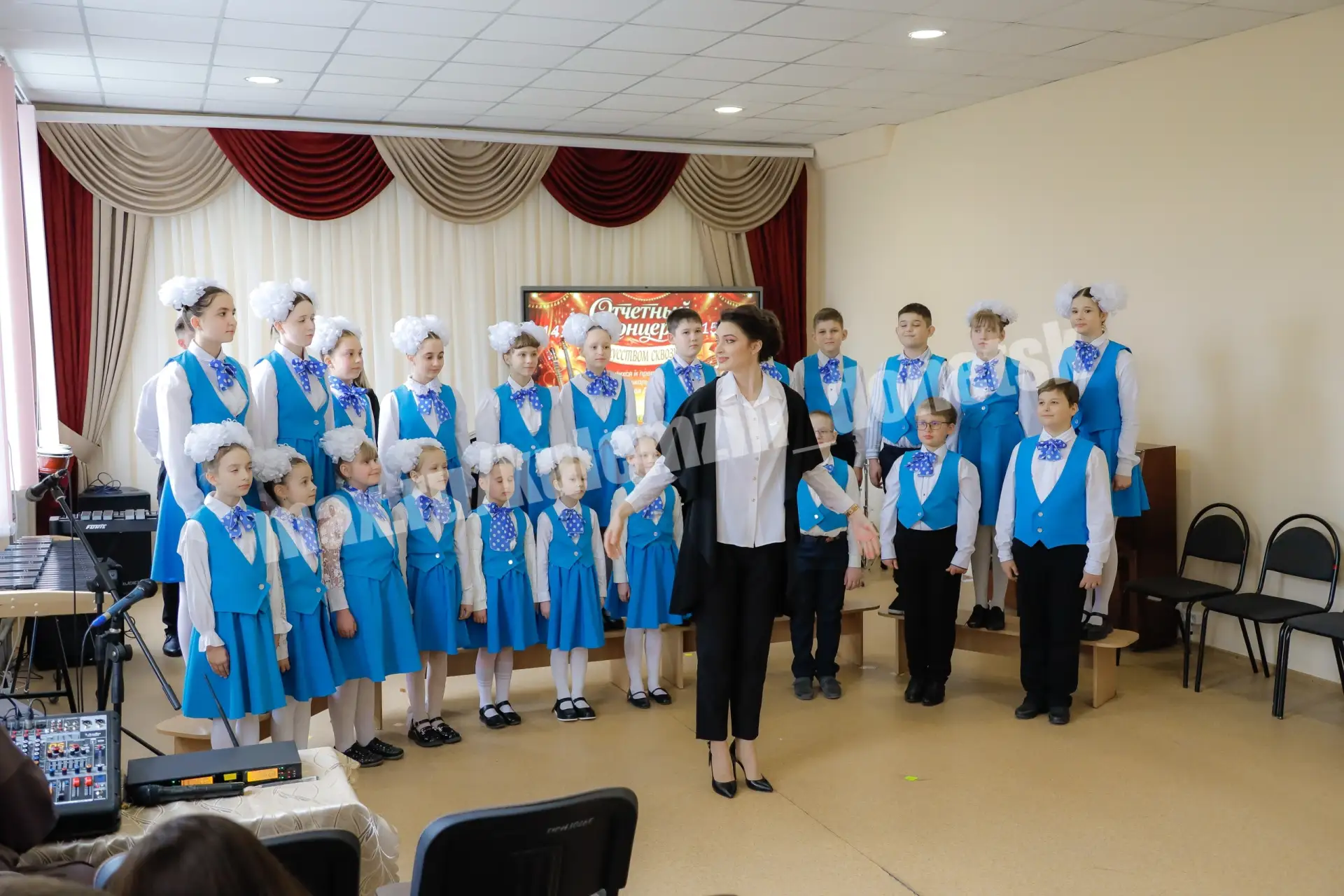 В Детской школе искусств № 4 прошел настоящий праздник музыки и таланта – отчетный концерт юных дарований! На сцену вышли артисты разных возрастов, от самых юных дебютантов, впервые показавших себя, до выпускников, готовых... В Детской школе искусств № 4 прошел настоящий праздник музыки и таланта – отчетный концерт юных дарований! На сцену вышли артисты разных возрастов, от самых юных дебютантов, впервые показавших себя, до выпускников, готовых...