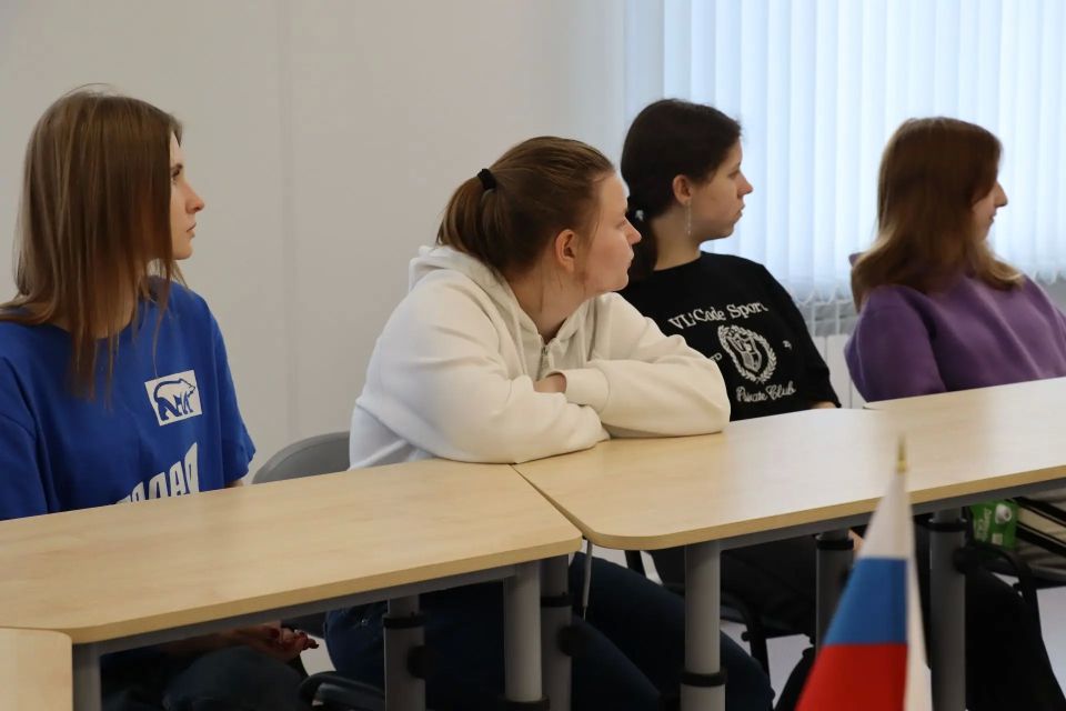Говорим. Познаем. Берем пример: в Северодонецке продолжаются встречи в рамках масштабного Всероссийского проекта «Диалоги с Героями» Говорим. Познаем. Берем пример: в Северодонецке продолжаются встречи в рамках масштабного Всероссийского проекта «Диалоги с Героями»