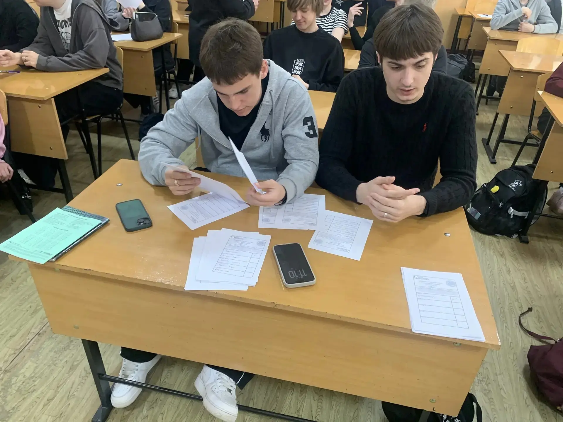 В Красном Луче прошёл урок ко Дню молодого избирателя с деловой игрой «Выборы ученика года» В Красном Луче прошёл урок ко Дню молодого избирателя с деловой игрой «Выборы ученика года»