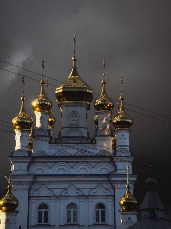 Ночной Курск. «Россия — это я!» в MAX Ночной Курск. «Россия — это я!» в MAX